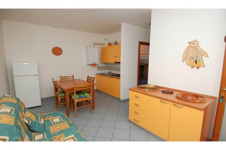 Apartment with pool — photo 3