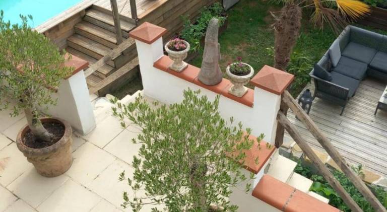 Vacation home with pool — photo 4