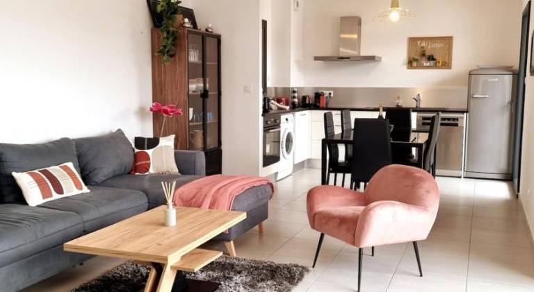 Vacation home with pool, patio & BBQ in Porto-Vecchio