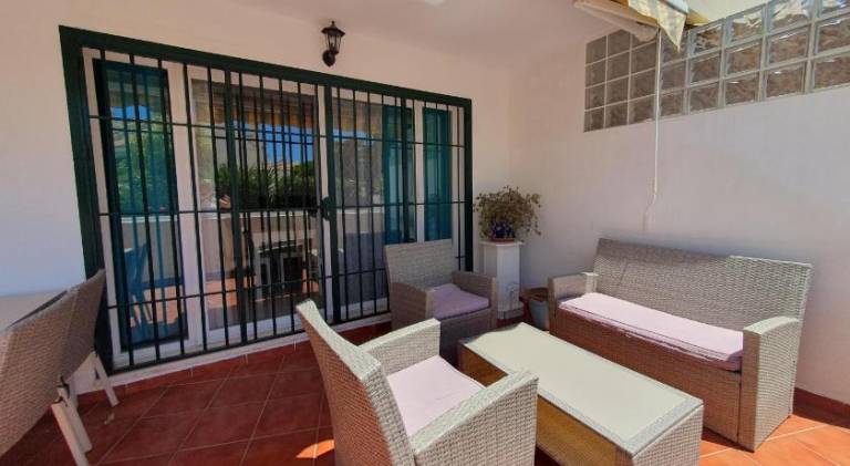 Apartment with pool — photo 2