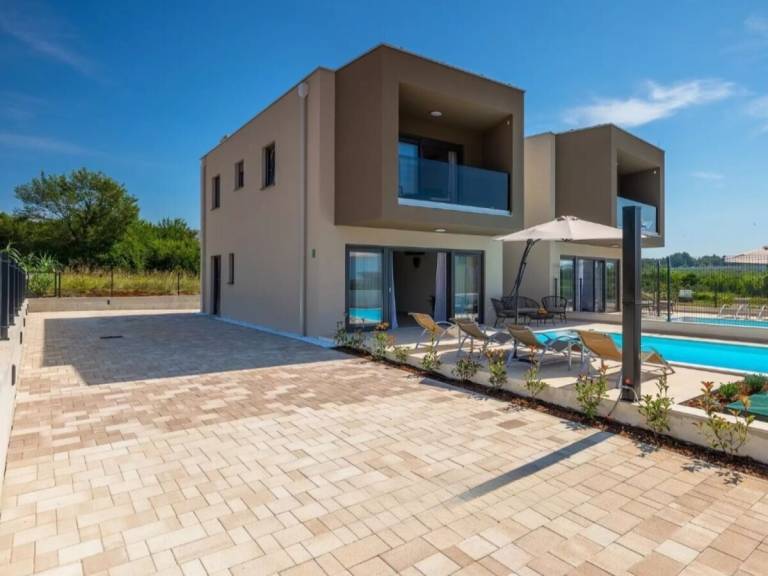 Fully equipped villa with pool & barbeque | Sea view | Pet-friendly — photo 5