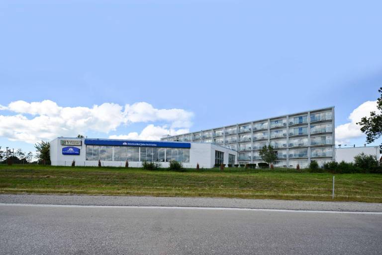 Howard Johnson by Wyndham Benton Harbor in Benton Harbor, MI