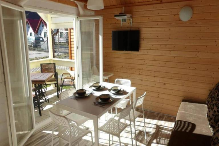 Child-friendly charming vacation home with patio, grill & yard | Pets are welcome — photo 3