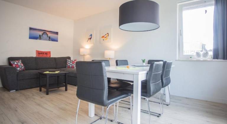 Holiday apartment with patio & private pool | Next to the ski | Pet-friendly in Winterberg