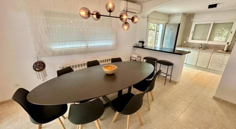Villa with patio, BBQ & private pool | Suitable for remote work — photo 4