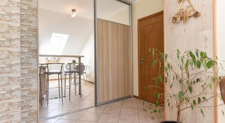 Charming rental apartment with grill, terrace & yard | Next to the beach | Suitable for remote work | Pet-friendly — photo 4