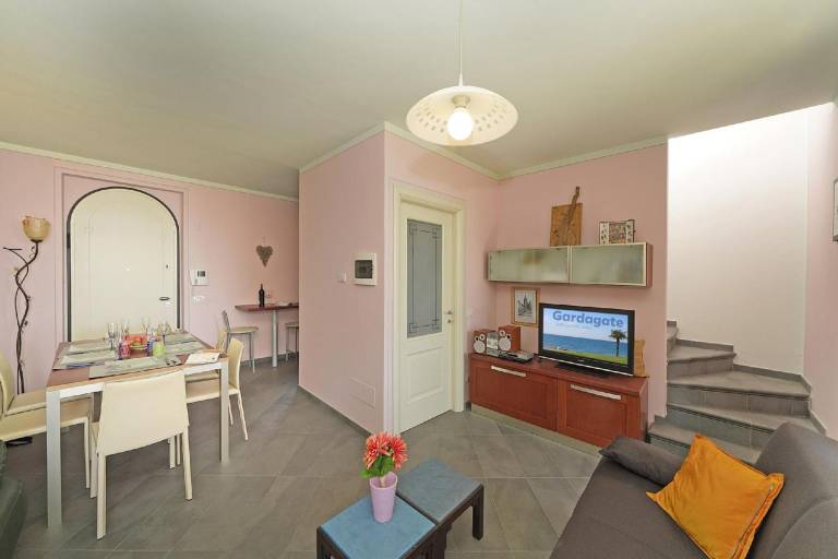 Rental apartment with pool, garden & BBQ — photo 2