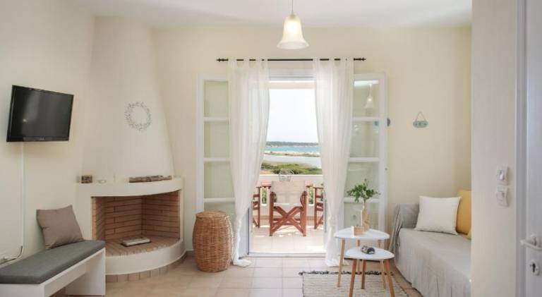 Salty 2Br Apartments Sea View Naxos - Glyfada Beach — photo 2