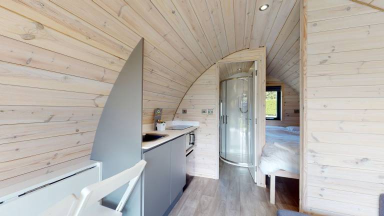 Luxurious Dog-Friendly Pod in the Rolling Countryside of Lancaster for a Unique Glamping Experience in England — photo 4