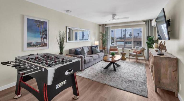 House | Beach nearby | Pets are welcome in Oceanside, CA