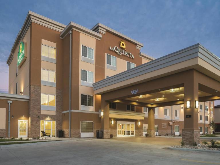 La Quinta Inn & Suites by Wyndham Grand Forks — photo 2