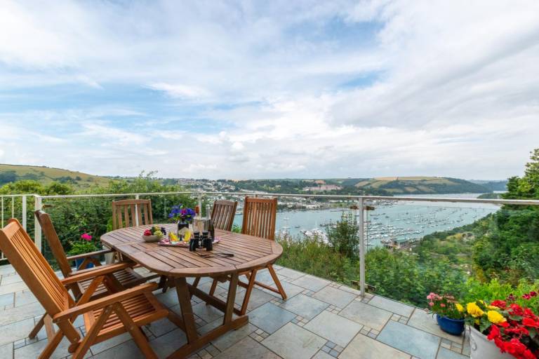 Family-oriented lovely cottage with grill, terrace & garden | Pets are welcome in Dartmouth