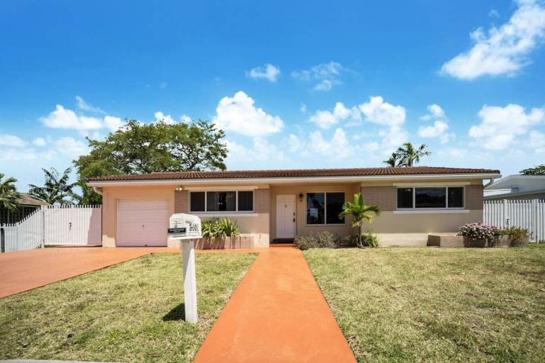 House  Sunny Isles Beach