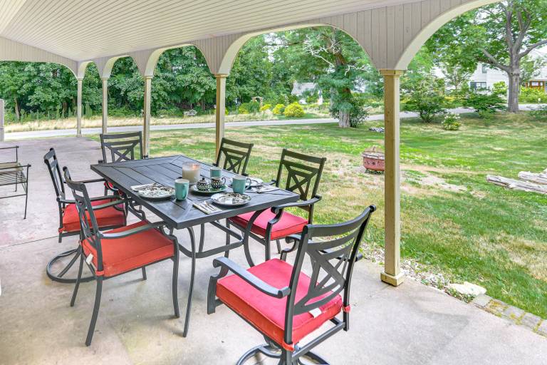 Private Heated Pool: Family Cottage in Plymouth! — photo 3