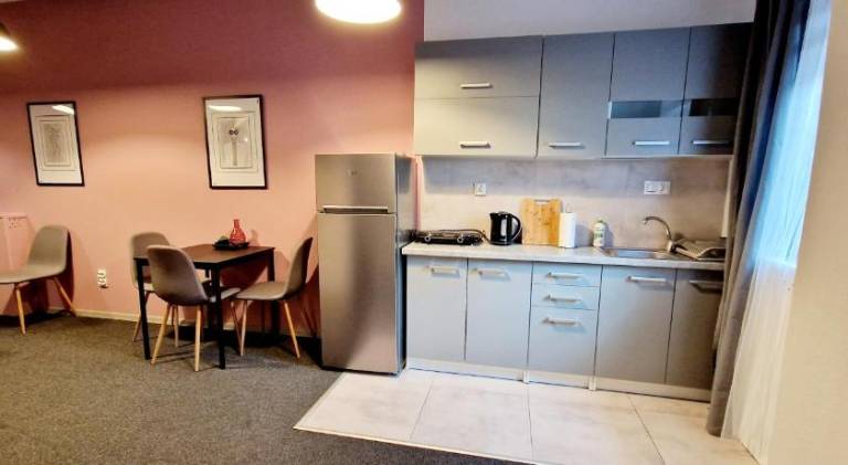 Apartment with BBQ & yard — photo 5