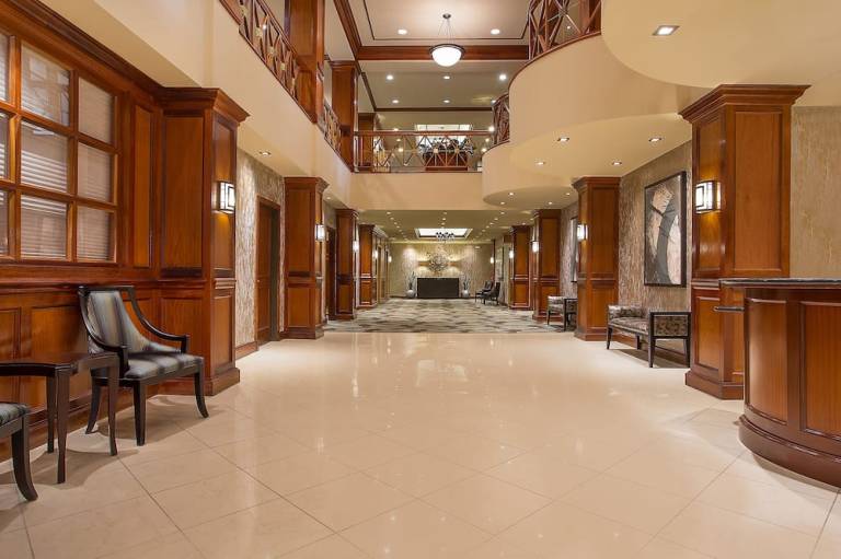 Crowne Plaza Knoxville Downtown University by IHG