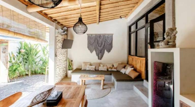 Holiday apartment with pool in Pecatu