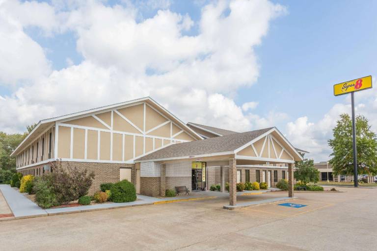 Super 8 By Wyndham Bentonville in Bentonville, AR