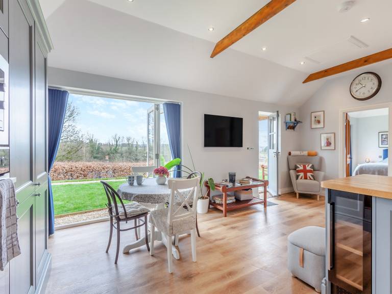 Children-friendly lovely cottage with barbecue, terrace & garden | River view | Pet-friendly — photo 4