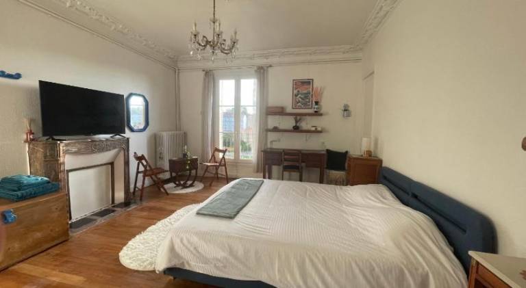 Chambre paisible face aux thermes-ch1 in Contrexéville