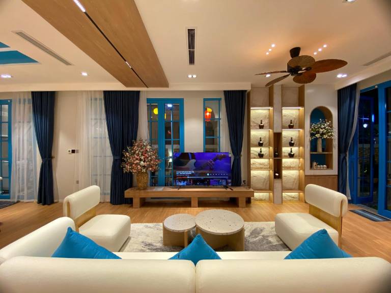Villa with hot tub, pool & yard | Water view | Perfect for remote work — photo 2