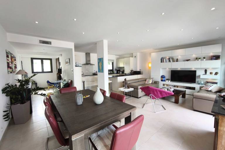 Apartment with terrace close to the beach — photo 5