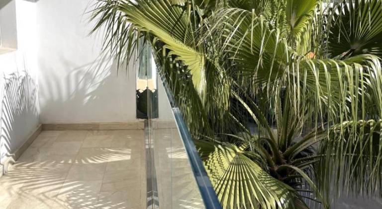 Apartment with pool — photo 5