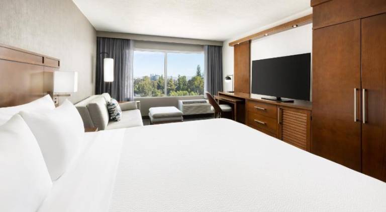 Courtyard by Marriott Los Angeles Woodland Hills — photo 3