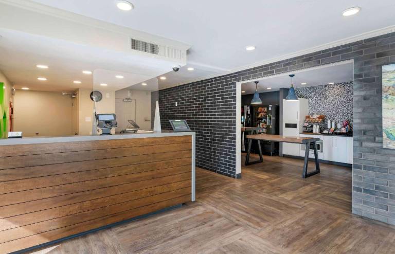 Extended Stay America Suites - San Francisco - San Mateo - SFO — photo 2