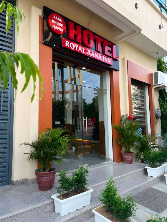 Hotel Royal Aana Inn