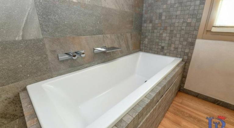 Apartment with pool — photo 5