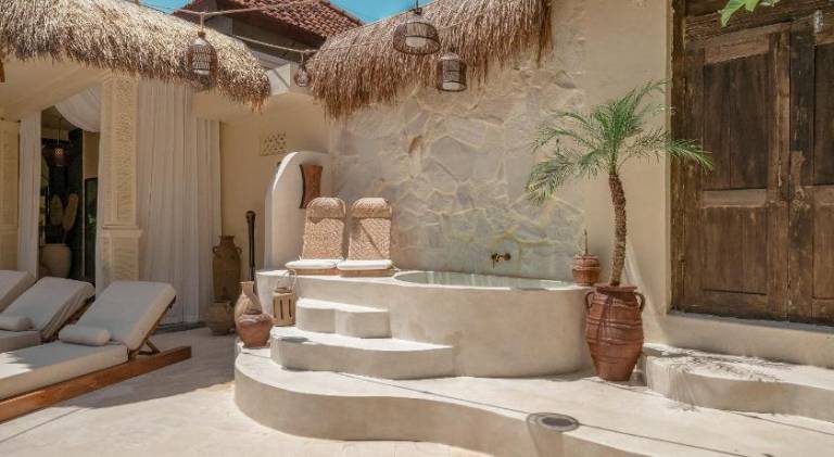 Villa with pool & jacuzzi — photo 5