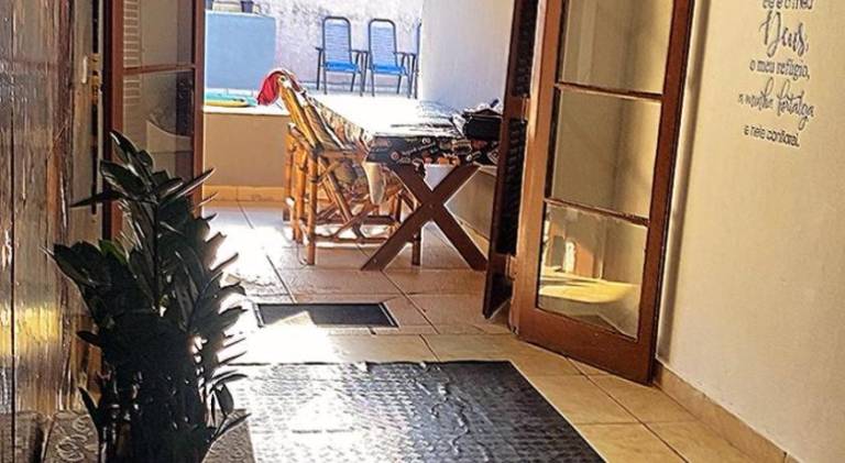 Vacation home with pool — photo 4