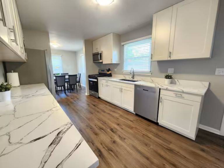 Charming vacation home | Pet-friendly — photo 4
