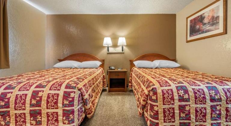 Pueblo Inn — photo 4