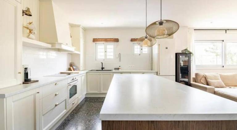 Fully equipped house with jacuzzi, terrace & grill | Close to the beach | Good for workation | Pets are welcome — photo 5