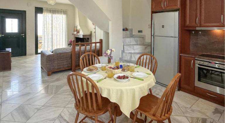 Vacation home with yard, barbeque & patio | Dogs allowed — photo 2
