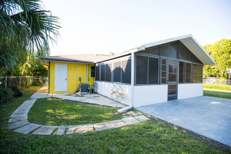 House  Warm Mineral Springs