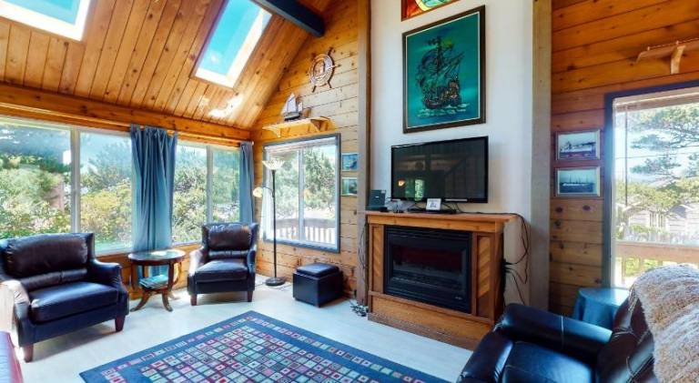 House | Next to the beach | Pets are welcome in Tillamook, OR