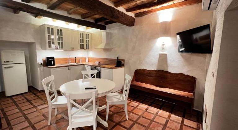 Holiday apartment with yard in L'Aquila