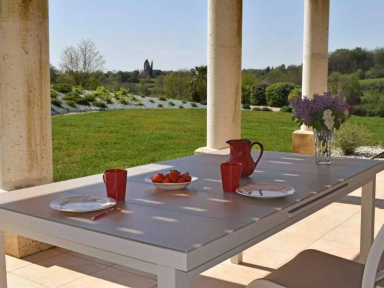 House with garden, barbecue & pool | Nature view — photo 2