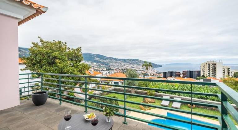 Fully equipped villa with BBQ, private pool & yard | Suitable for remote work | Pet-friendly — photo 3