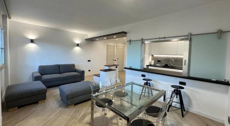 Apartment with patio — photo 2