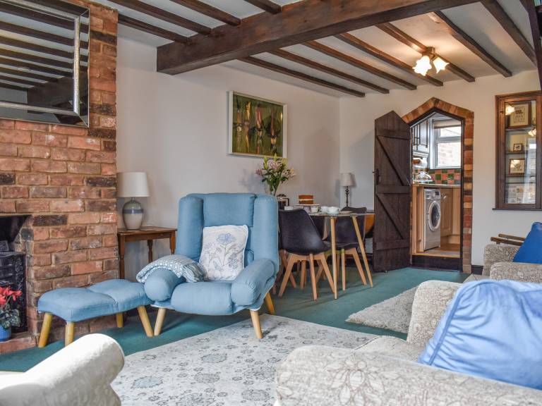 Family-friendly cottage with yard & terrace | Pets allowed — photo 3