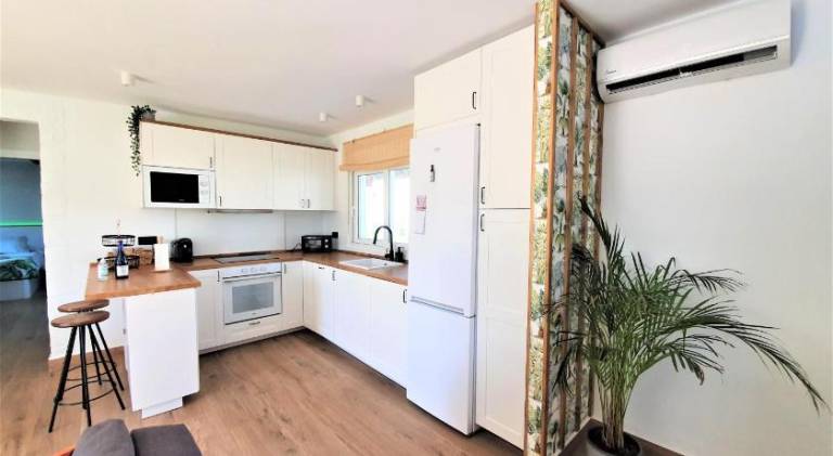 Fully equipped villa with garden, private pool & jacuzzi | Perfect for remote work | Pet-friendly — photo 4