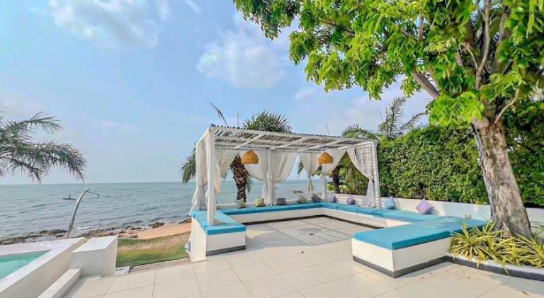 Holiday apartment with pool — photo 4