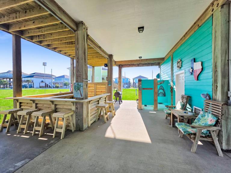 Vacation home with terrace in Bolivar, TX
