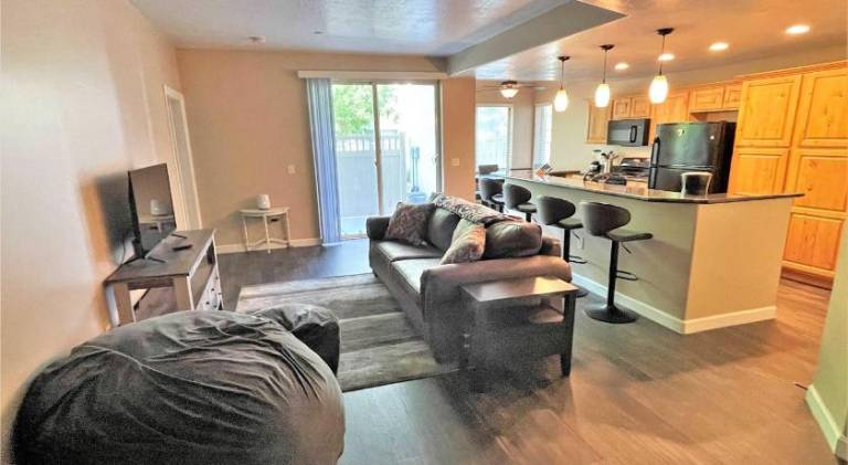 Vacation home with pool | Perfect for remote work — photo 2
