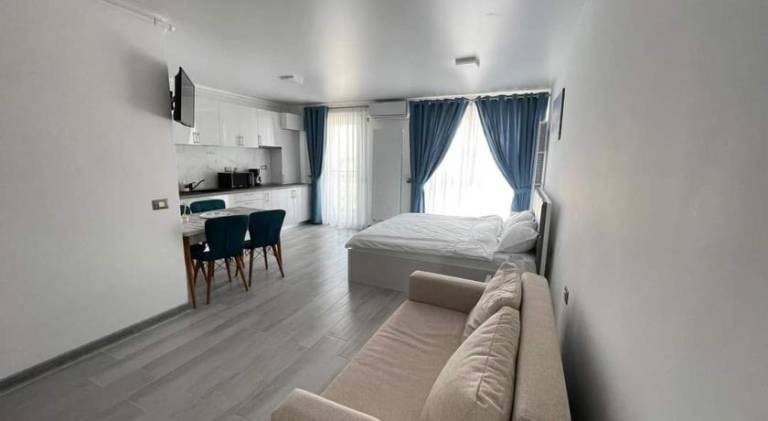 Apartment with private pool & patio — photo 2