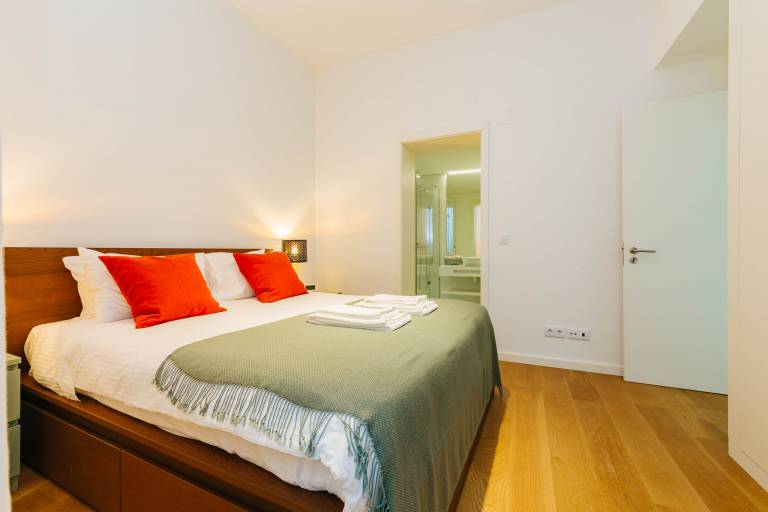 Apartment | Near São Jorge Castle | Suitable for remote work — photo 3